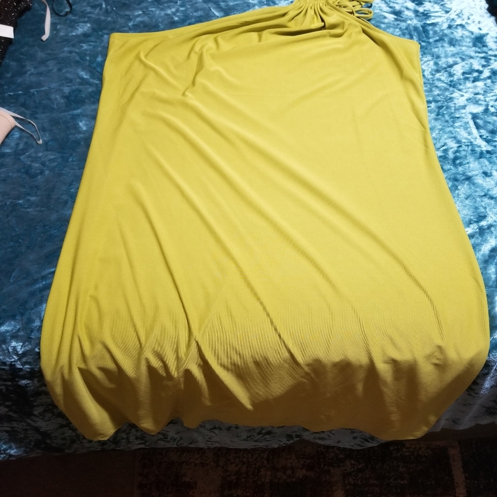 Women's dresses - Picture 15 of 16